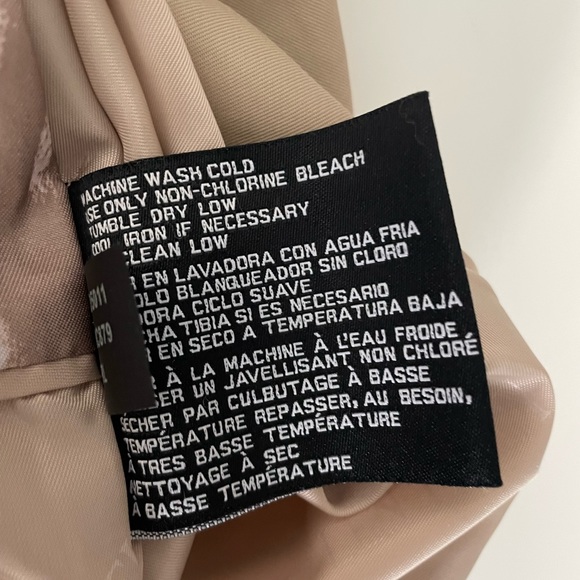 ELLEN TRACY Women's Beige Lining Long Windbreaker - Picture 9 of 9